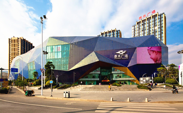 “聚人氣，引人流”是商場設計的關鍵要素之一