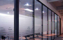 當代環(huán)保別墅透明的外觀設(shè)計與玻璃墻